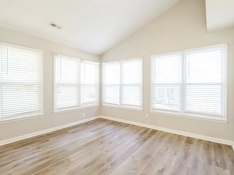4204 Hounds Run Dr — Photo 11