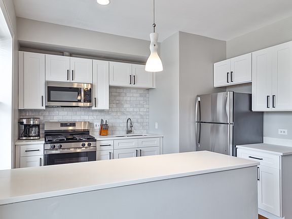4th image of 3047 N Clybourn Ave APT 2