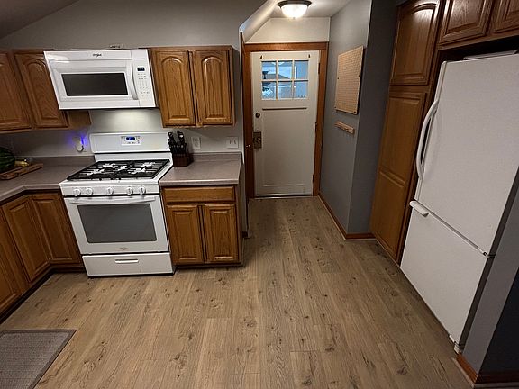 4th image of 1510 Summit Ave #A