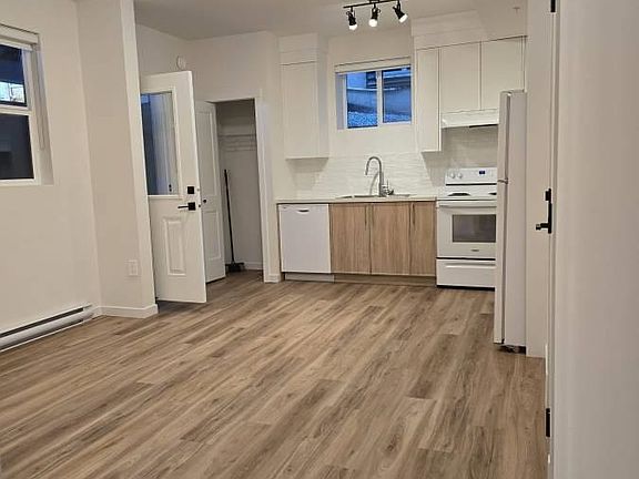 3rd image of 11246 251a St