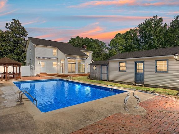 2nd image of 3245 Greenwood Ct