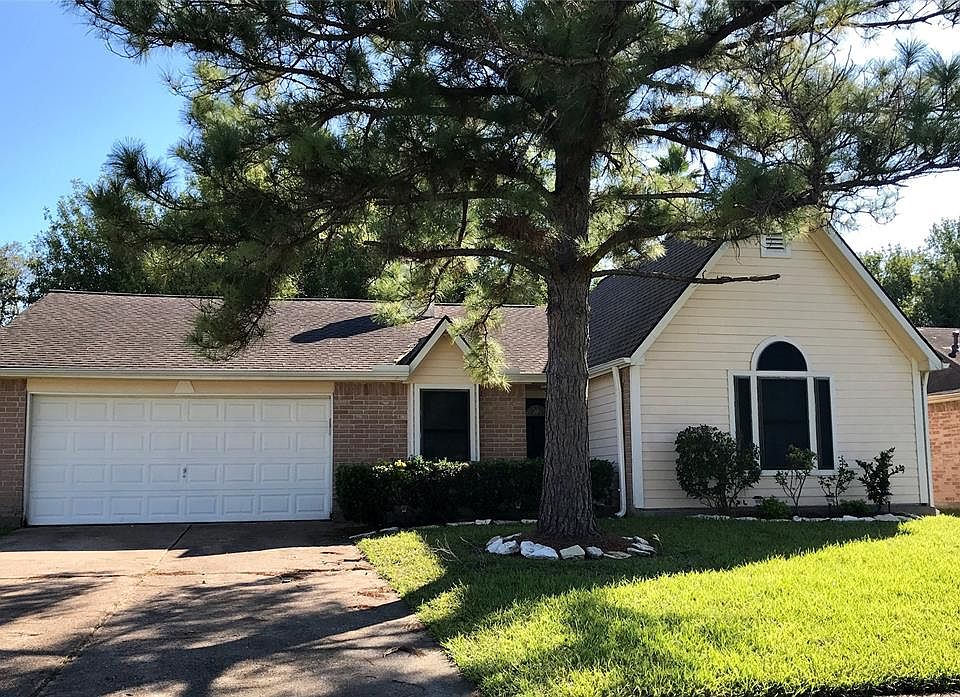 1st image of 2533 Merrimac Dr