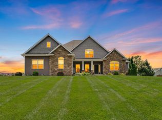 801 Trailblazer Ln, Monticello, IL 61856