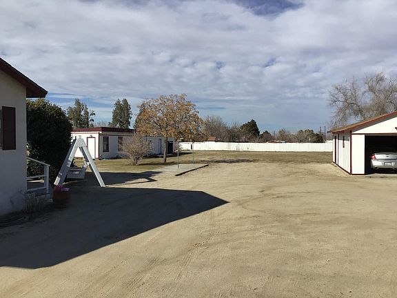 3rd image of 9427 E Avenue U