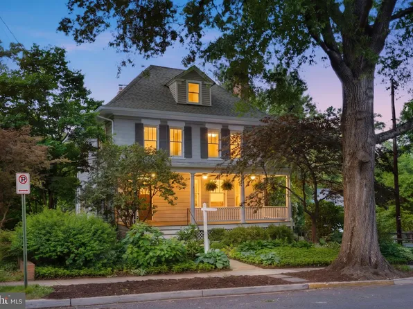 3419 Raymond St, Chevy Chase, MD 20815
