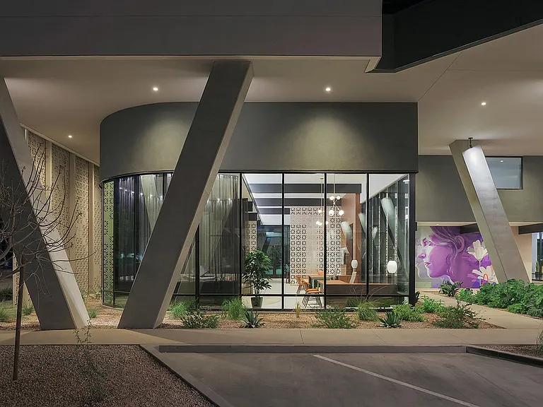 MAA Midtown Phoenix — Photo 11