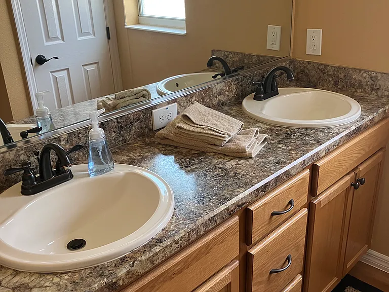 2046 McLin Ln — Photo 10
