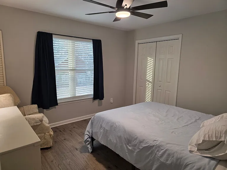 1318 Maple Leaf Ct — Photo 17