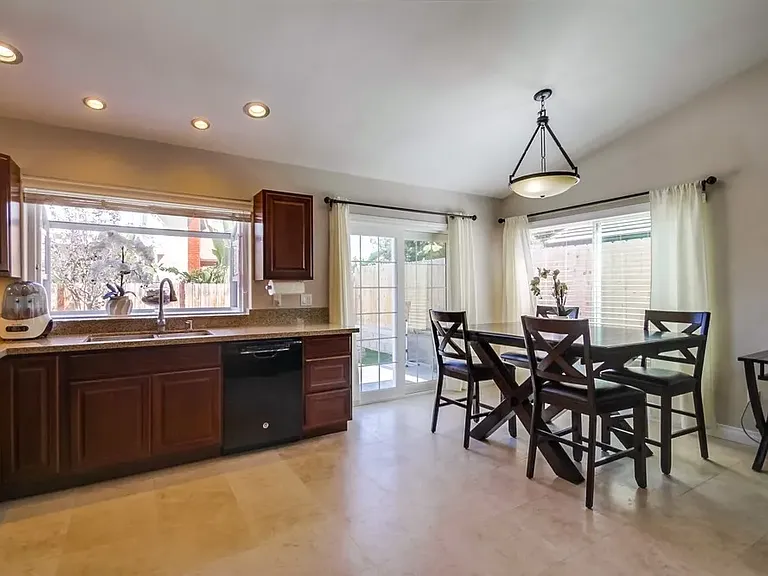 1569 Spring Creek Ln — Photo 9