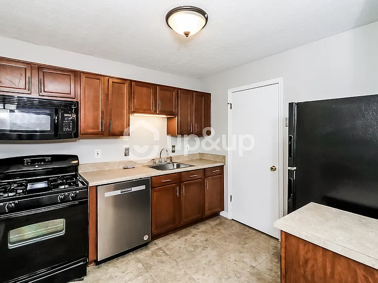 1425 Springleaf Cir SE — Photo 6