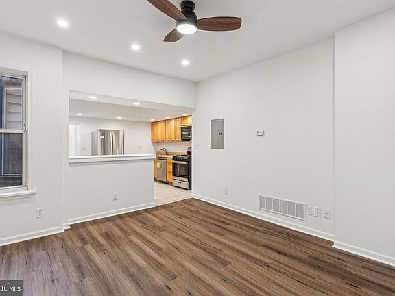 3rd image of 2654 Tulip St Floor 1