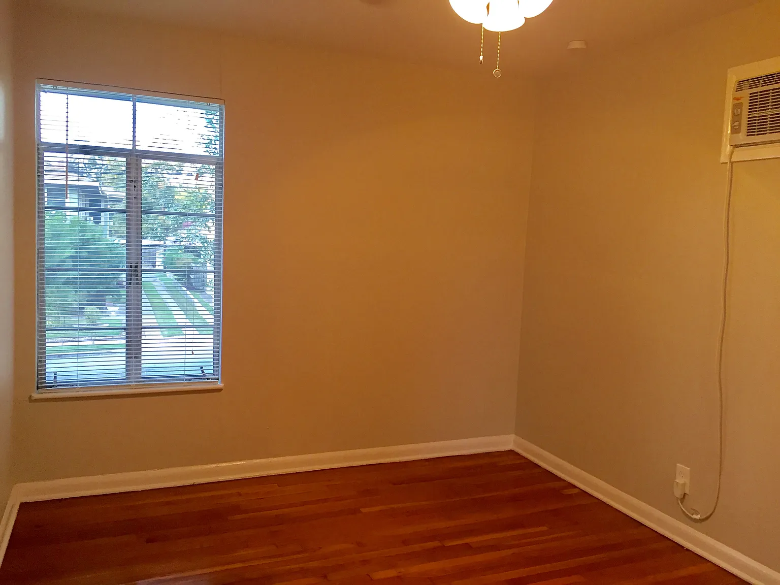 710 W French — Photo 4