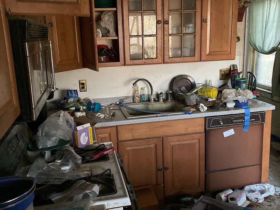 2nd image of 1307 Elm Ave