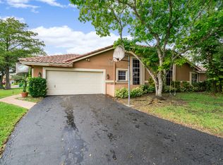 9711 NW 51st St, Coral Springs, FL 33076