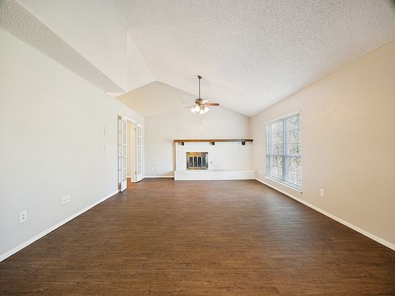 3rd image of 1142 Sicily Dr
