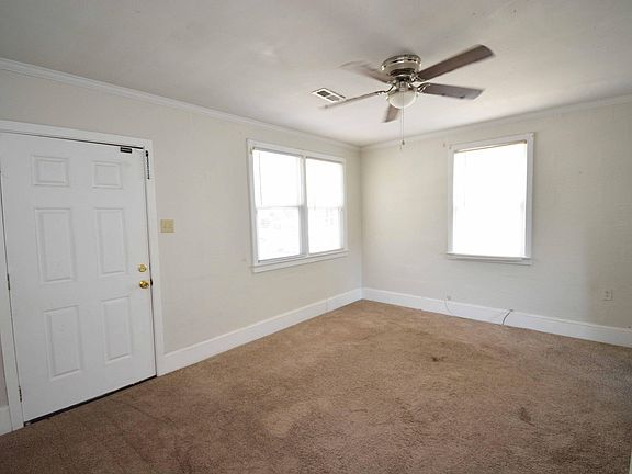 4th image of 906 Woodward Ave