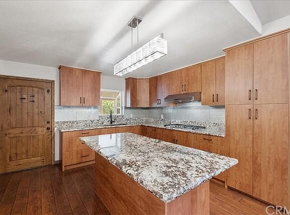 4th image of 868 W Orange Grove Ave