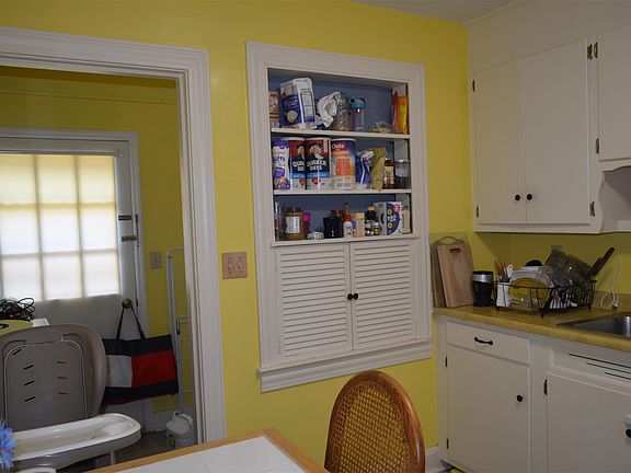 4th image of 121 White Oak Dr