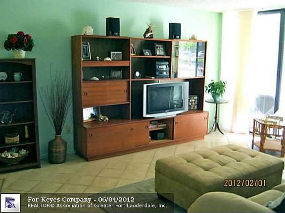 3rd image of 4007 N Ocean Blvd APT 2A