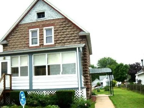 131 N 4th St, Marine City, MI 48039