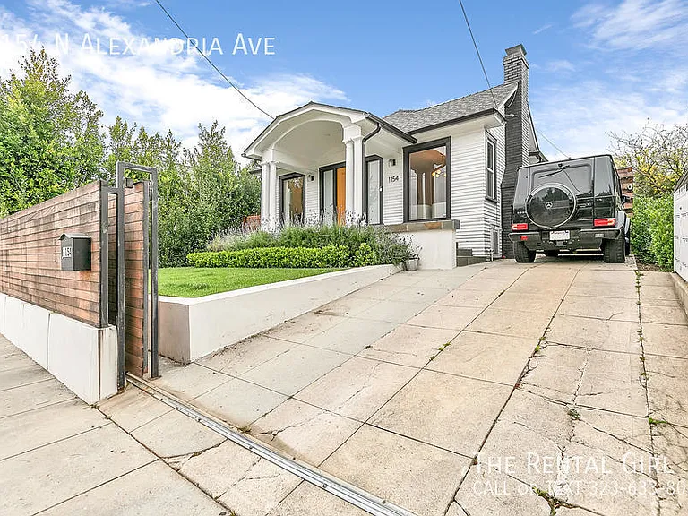 1154 N Alexandria Ave — Photo 39