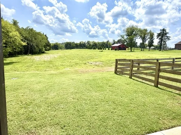 746 Callis Rd, Lebanon, TN 37090