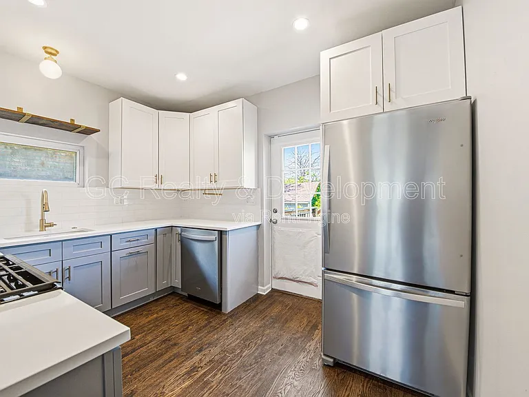 2036 S 1st Ave — Photo 7