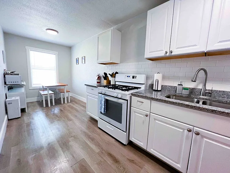 1116 Morgan Ave #202 — Photo 5