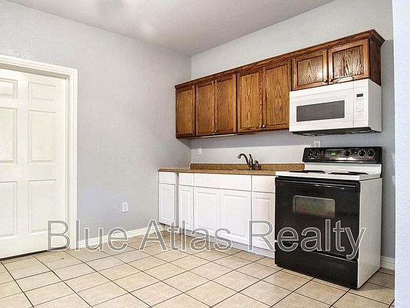 5th image of 2937 S Adams St #1
