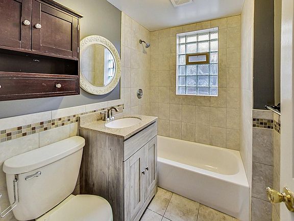 3rd image of 1812 Elmwood Ave #1