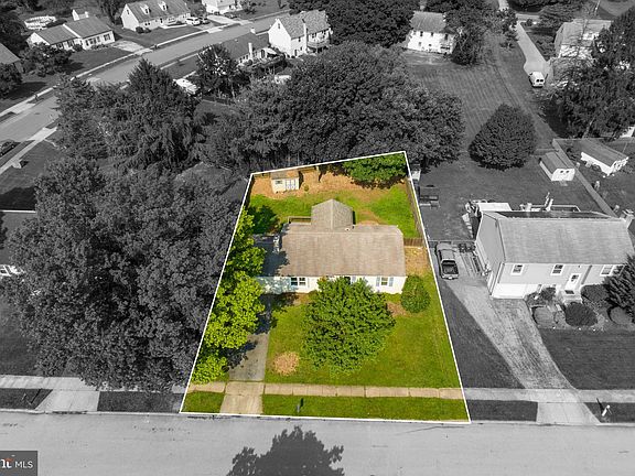 2nd image of 241 Park Dr