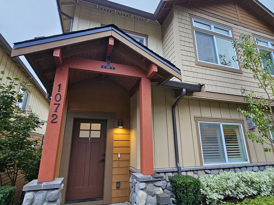1072 Cabin Creek Ln SW
