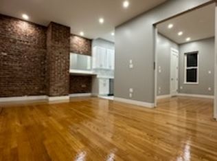70-22 73rd St #2R, Ridgewood, NY 11385