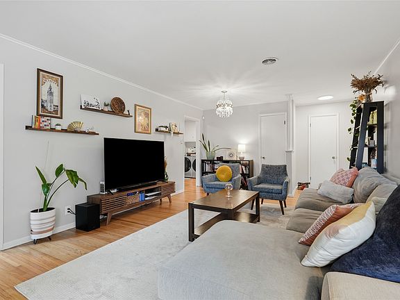4th image of 5732 E 25th Pl