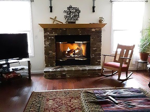 Great room with Gas fireplac
