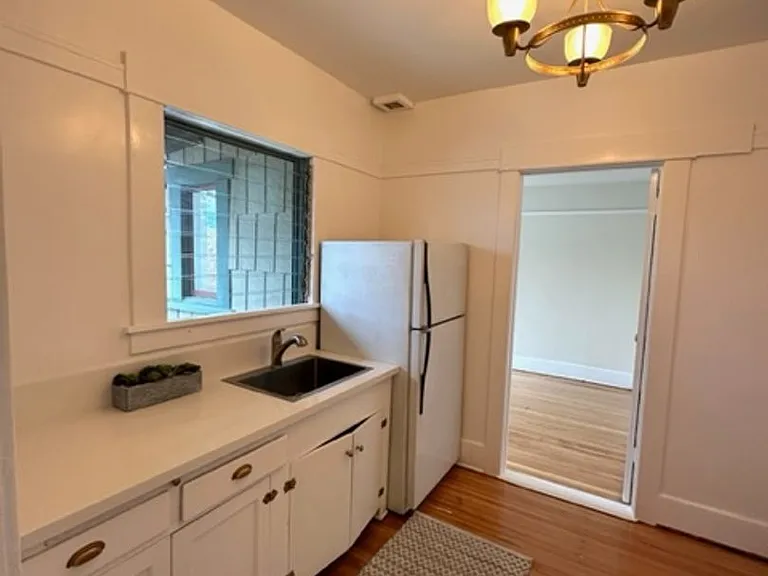 1400 Fremont Ave. — Photo 3