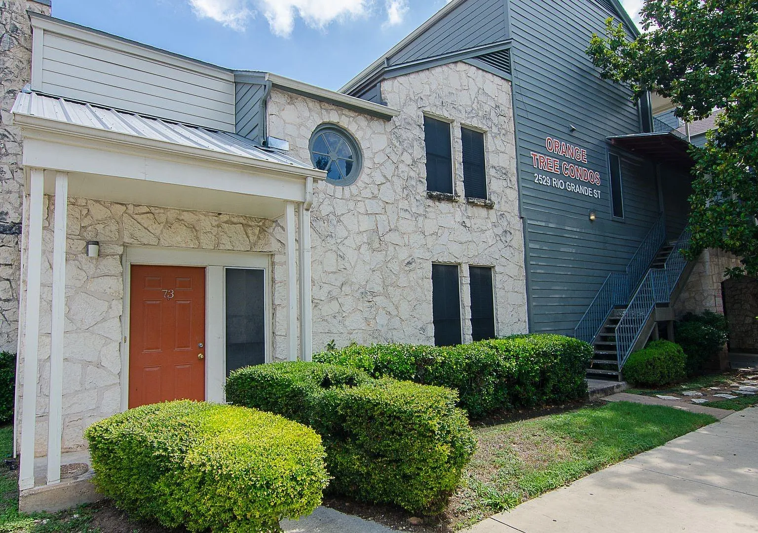 3 bed, 2.0 bath, 1064 sqft, $2,400 — Photo 1