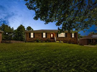 208 Chardonnay Ct, Winchester, KY 40391
