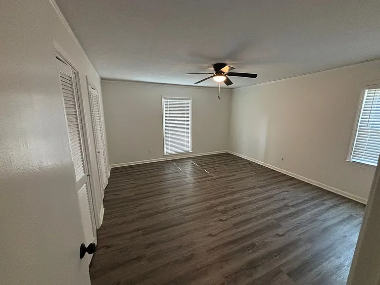 6129 Charing Dr — Photo 16