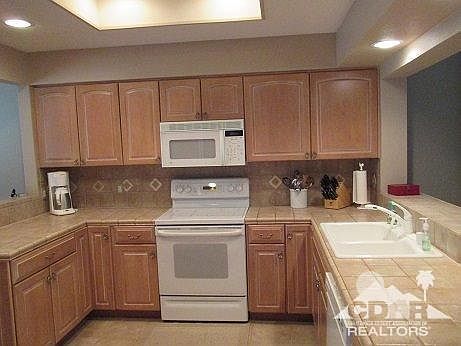 5th image of 378 Desert Falls Dr
