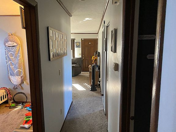 2nd image of 1577 Hobart Ave