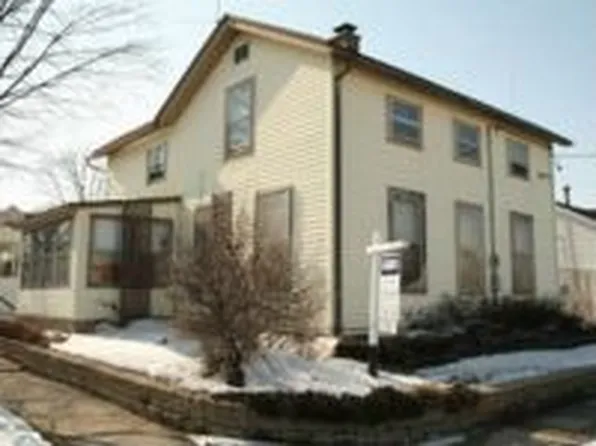 100 W Holmes St, Janesville, WI 53548