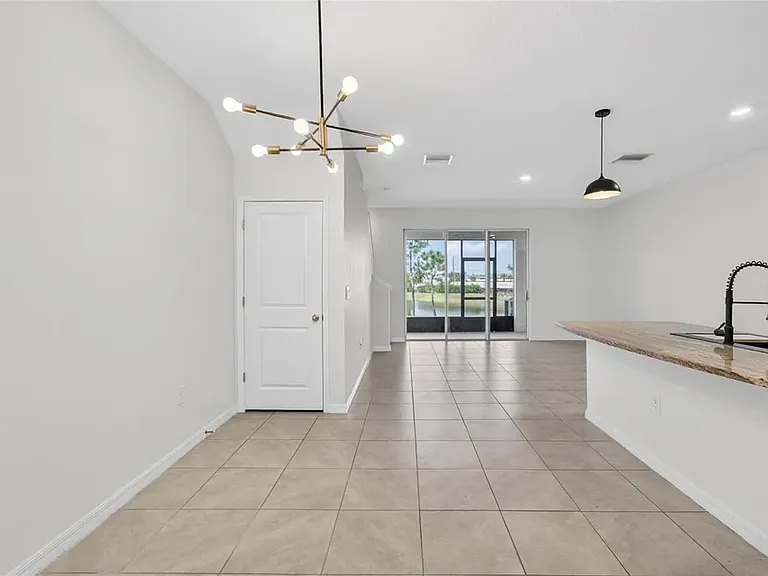 136 Mangrove Shade Cir — Photo 4