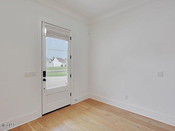 4th image of 135 Herons Bay Cir