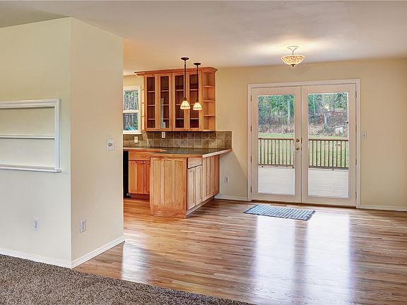 5th image of 396 NE Little Farm Ln