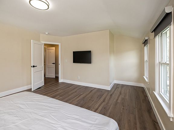 5th image of 1538 W 45th St #1538