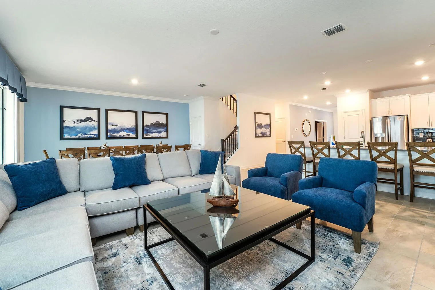 8 bed, 5.0 bath, 4294 sqft, $7,796 — Photo 2