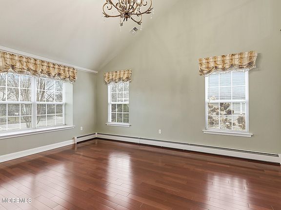 4th image of 9 Rosewood Drive
