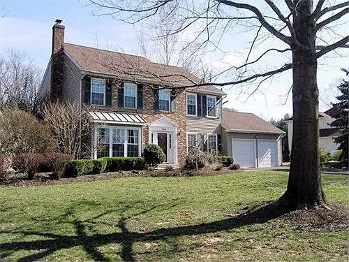 194 Pine Cone Dr photo 1