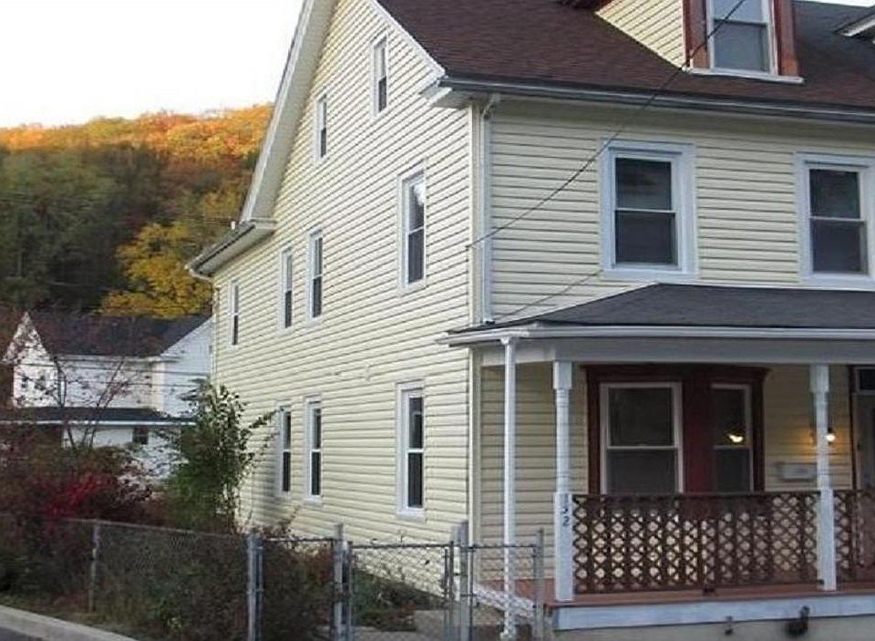corner lot front of the home